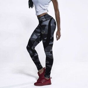 Violate the Dress Code Urban Camo Leggings in Dark Gray/Black Size Small